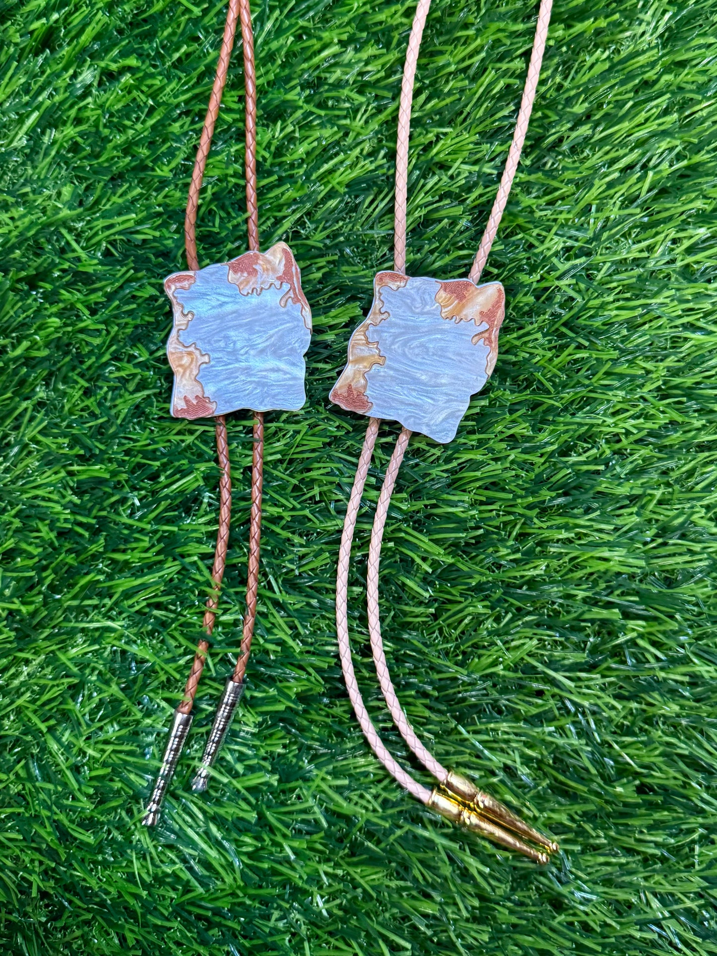 Beignet Bolo Tie - No Beads