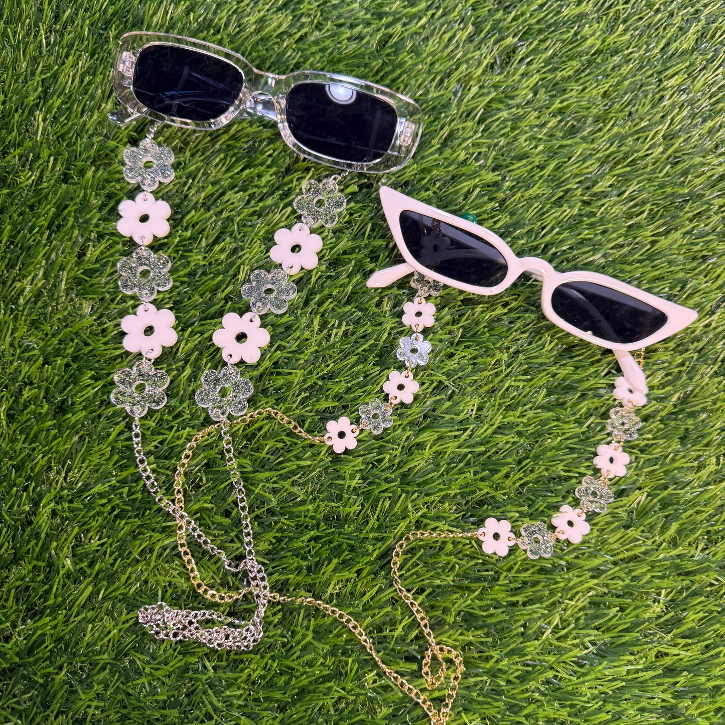 White Flower Sunglasses Chain
