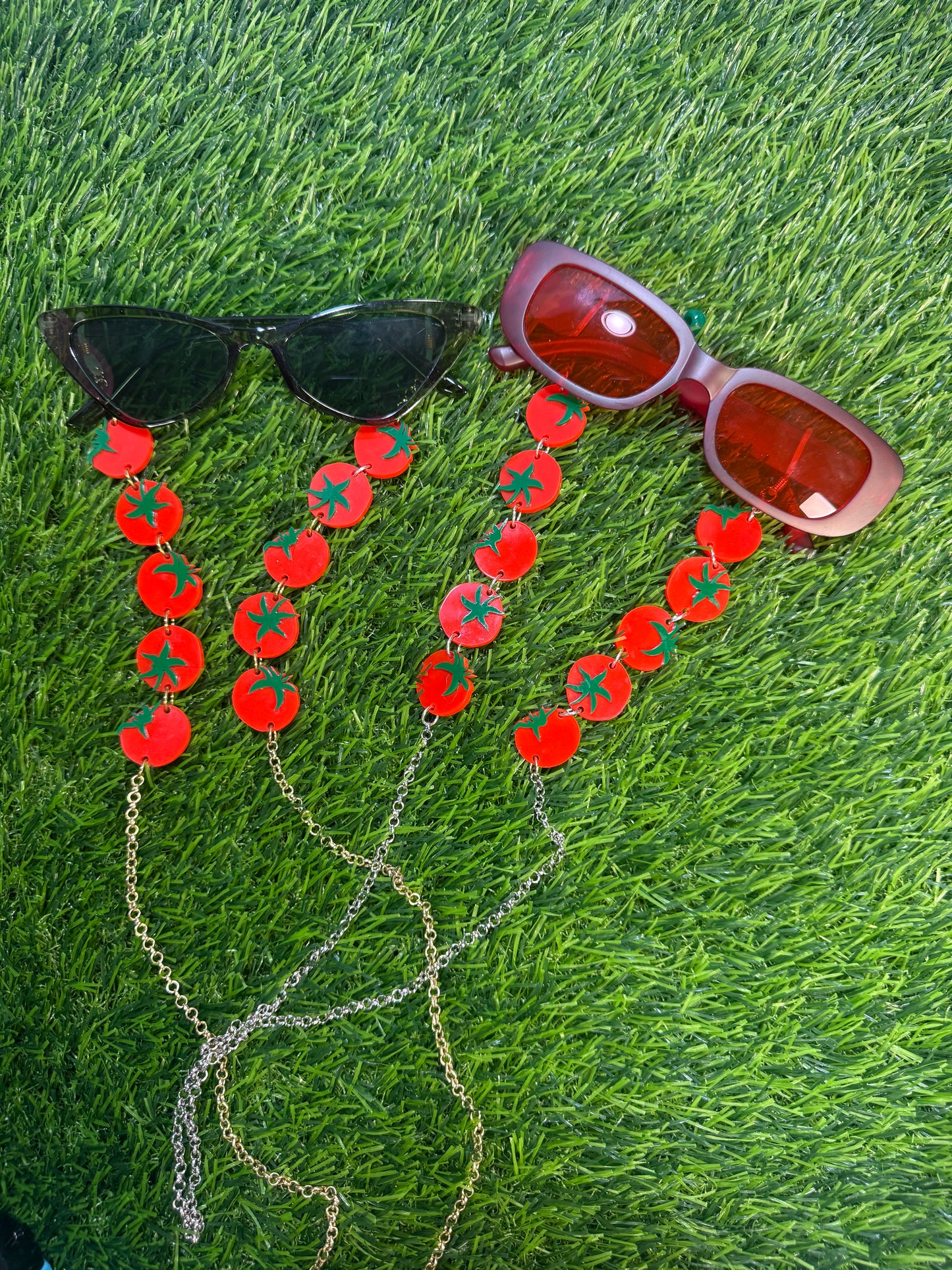Tomato Sunglasses Chain