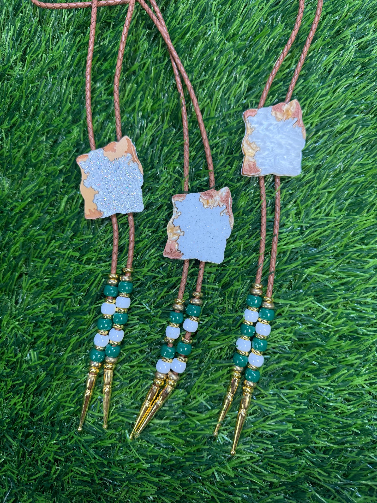 Beignet Bolo Tie - Green Beads
