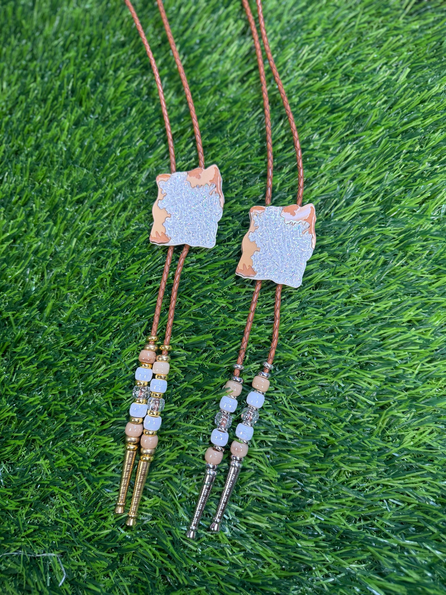 Beignet Bolo Tie - Brown Beads