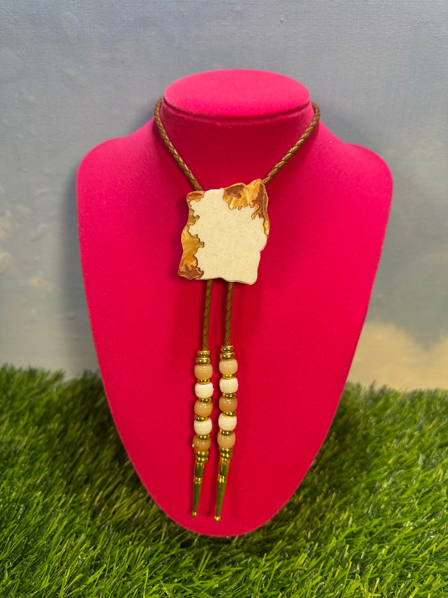 Beignet Bolo Tie - Brown Beads