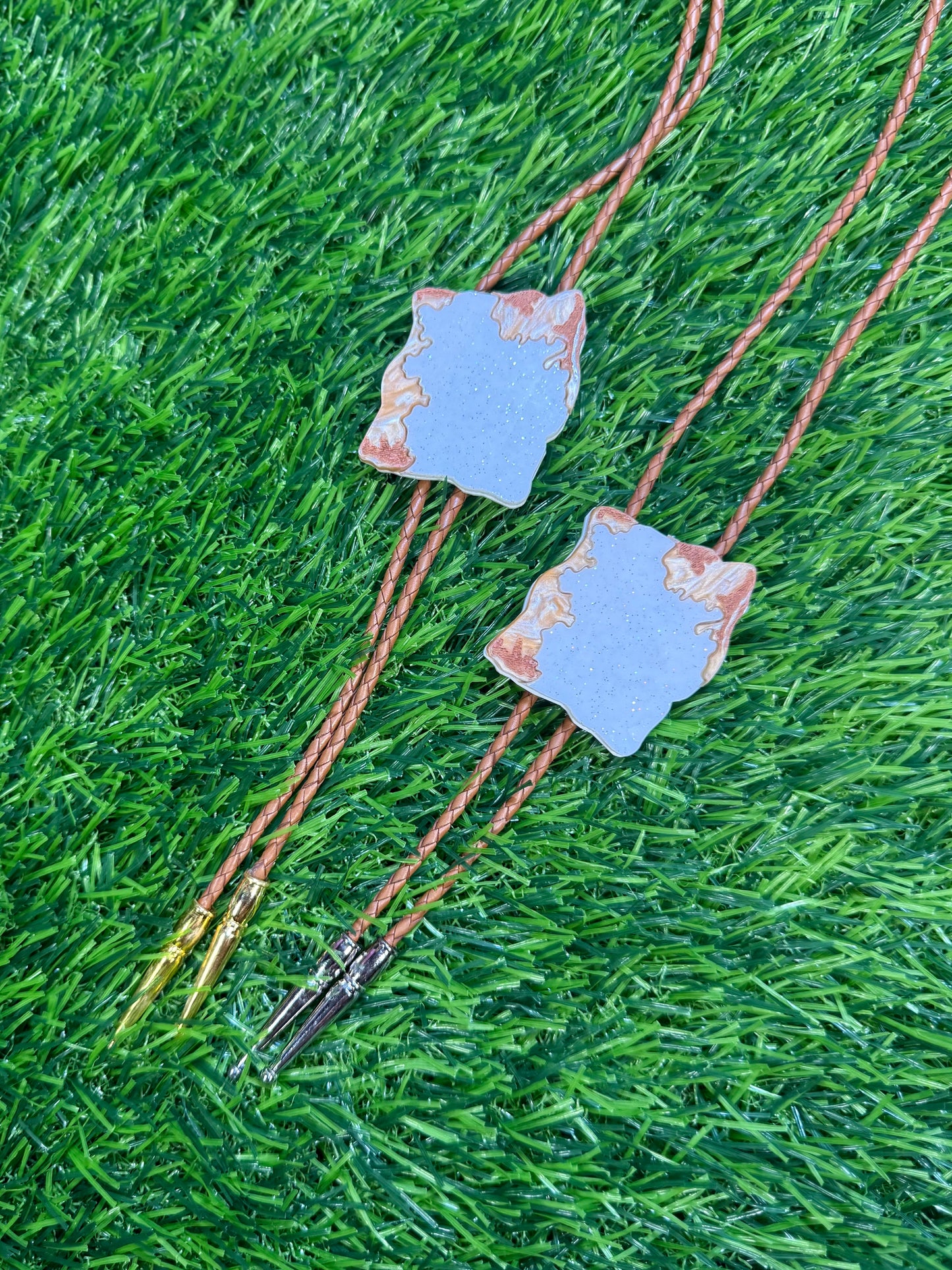 Beignet Bolo Tie - No Beads