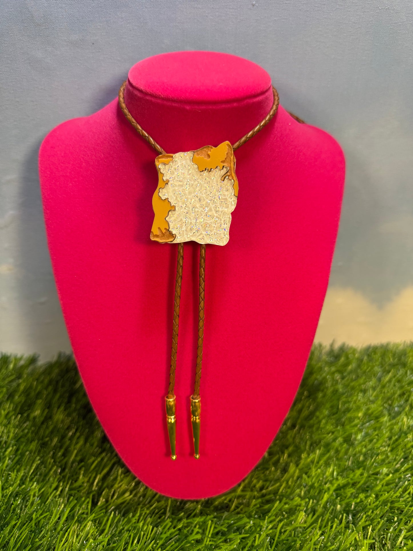 Beignet Bolo Tie - No Beads