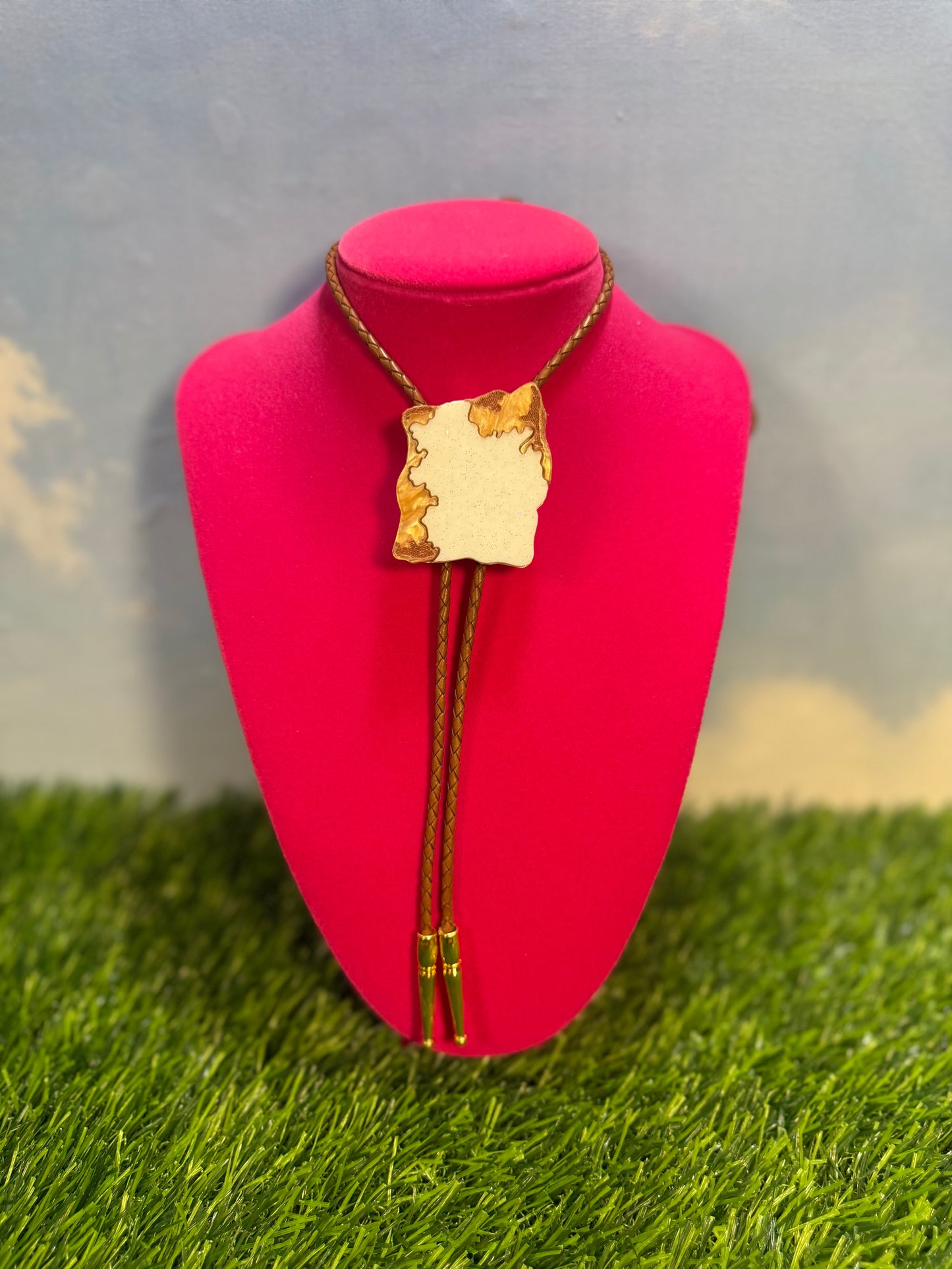 Beignet Bolo Tie - No Beads