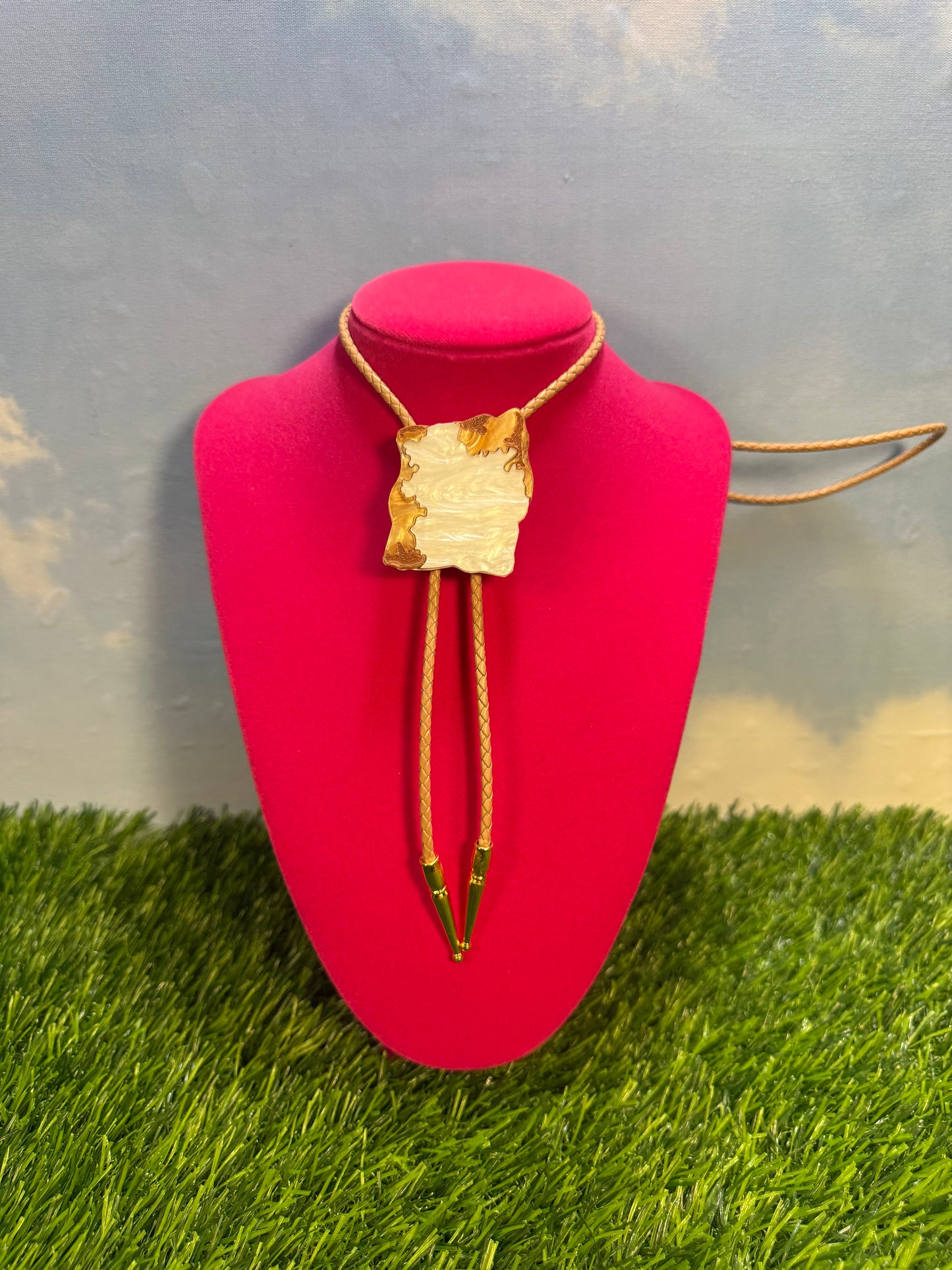 Beignet Bolo Tie - No Beads